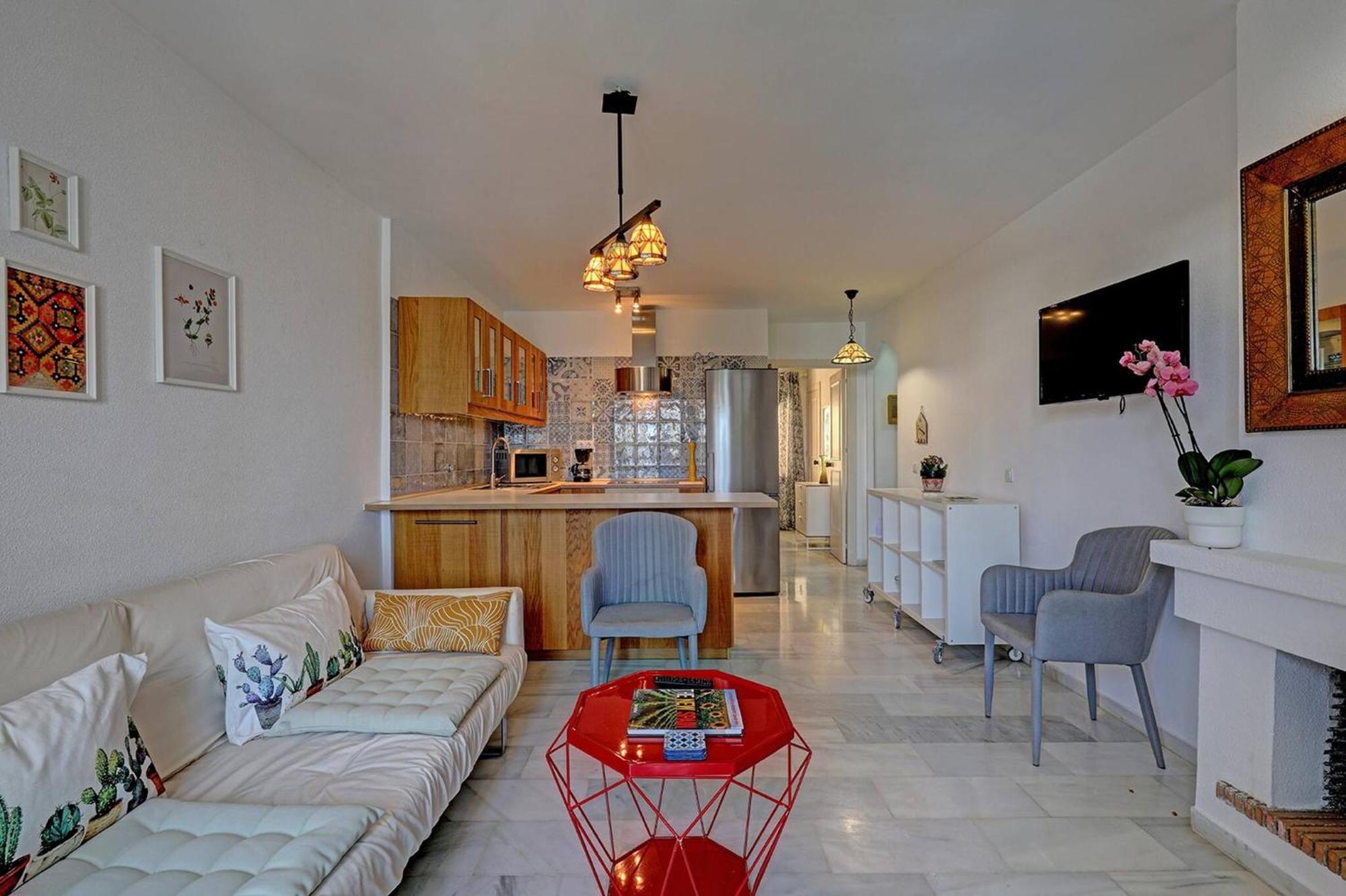 082 - Stunning Sea Views Beachfront Apartment Benalmadena Bagian luar foto