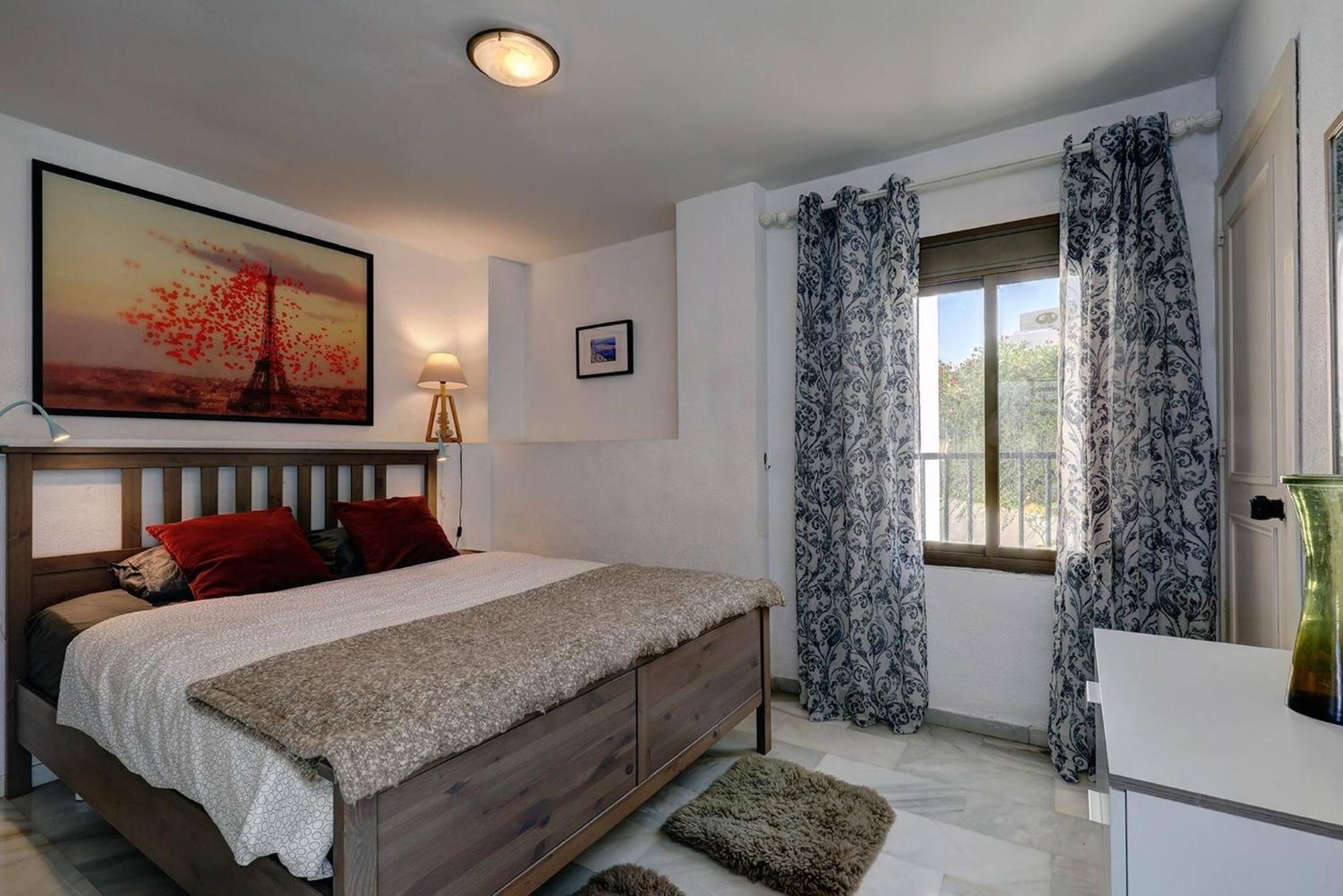082 - Stunning Sea Views Beachfront Apartment Benalmadena Bagian luar foto